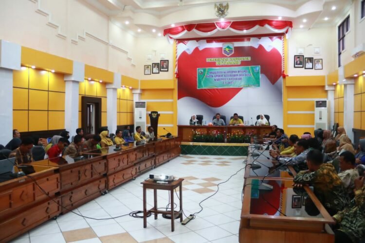 Sosialisasi Kearsipan ke Seluruh Aparat Desa dan Kelurahan Kotabaru