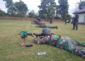 Prajurit Kodim Banjar Diasah Kemampuannya Melalui Menembak Laras Panjang 