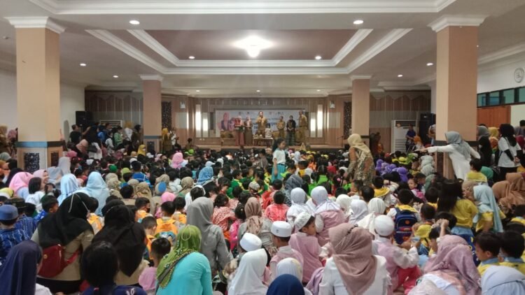 Ribuan Pelajar PAUD di Kota Banjarbaru Peringati Hari Dongeng Sedunia Tahun 2023