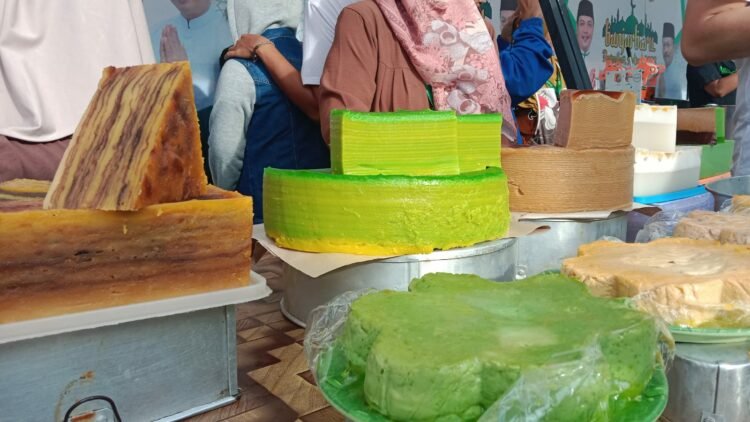 Amparan Tatak Masih Jadi ‘Primadona’ di Bulan Ramadhan, Saniah Lebih Suka Berhemat