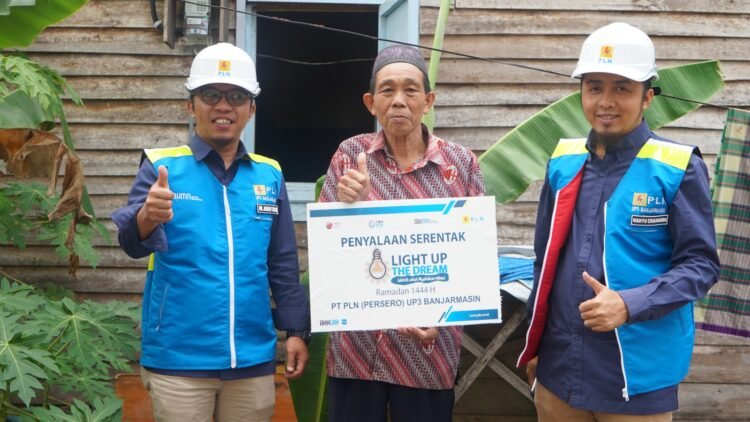 Bertahun-tahun Tak Bisa Nikmati Listrik, 3.024 Warga Dapat Bantuan Pasang Listrik dari Donasi Pegawai PLN
