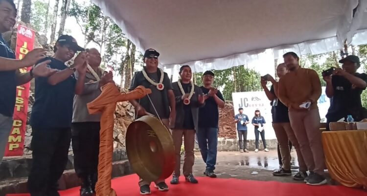 Journalist Camp III Dibuka, Paman Birin Dapat Penghargaan Regional Leader Who Cares About Cultural Arts