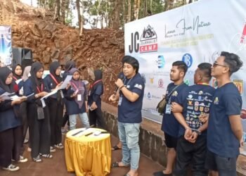 Praktik Konferensi Pers dan Door Stop di Journalist Camp III, Kiko : Saya Ada Beking!