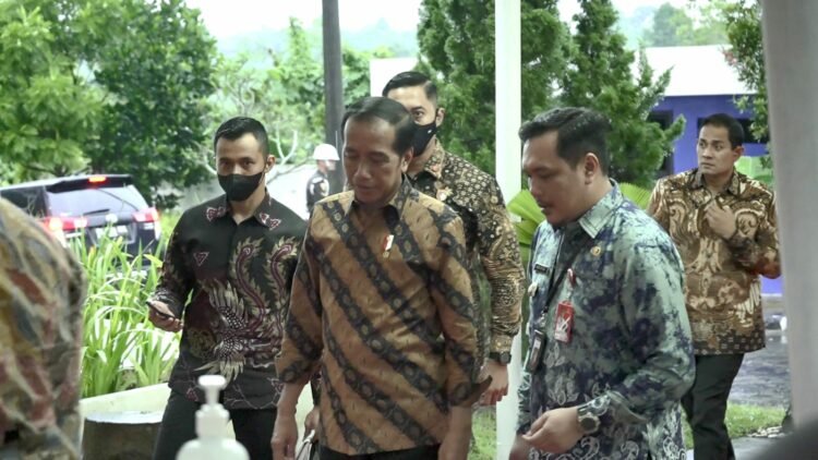 Presiden Jokowi Dikagetkan Walikota Banjarbaru Dengan Hal Ini : Wah Tinggi Banget!