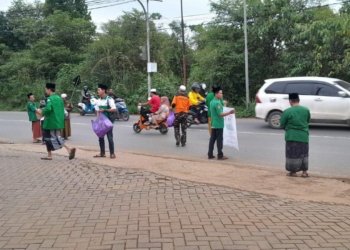 GP Ansor Kota Banjarbaru Bagi Takjil Dan Buka Puasa Bersama Masyarakat