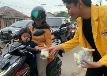 Tak Hanya Bukber Anak Panti Asuhan, Vilandux Bagi Takjil