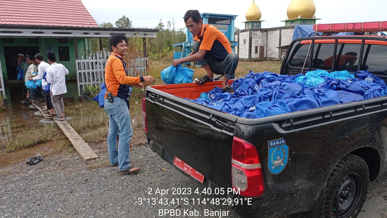 BPBD Kabupaten Banjar Terus Salurkan Bantuan Untuk Warga Yang Masih Kebanjiran