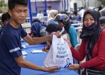 Safari Ramadhan BUMN 2023, Pasar Sembako Murah PLN Diserbu Ribuan Warga