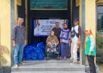 Dinsos P3AP2KB Kabupaten Banjar Bagikan Paket Sembako Kepada Warga