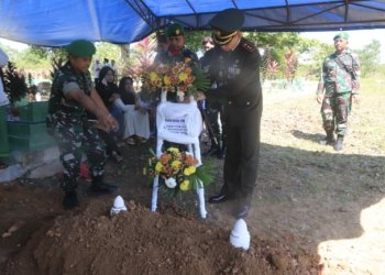 Dandim 1006/ Banjar Pimpin Prajuritnya Upacara Pemakaman Secara Militer