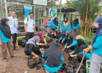Babinsa Berikan Motivasi Kelompok Tani Wanita Bagaimana Cara Pengolahan Media Tanam