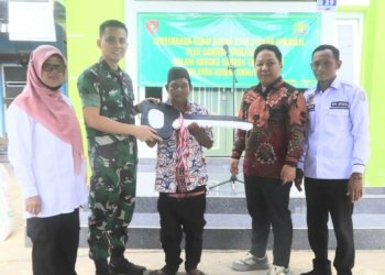 Ketua DPRD Kabupaten Banjar Hadiri Peresmian Rumah Milik Warga Kalampaian Tengah Yang Selesai Di Rehab
