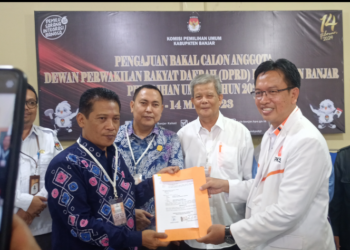 PKS Kabupaten Banjar Serahkan Berkas Ke KPU Yang Pertama