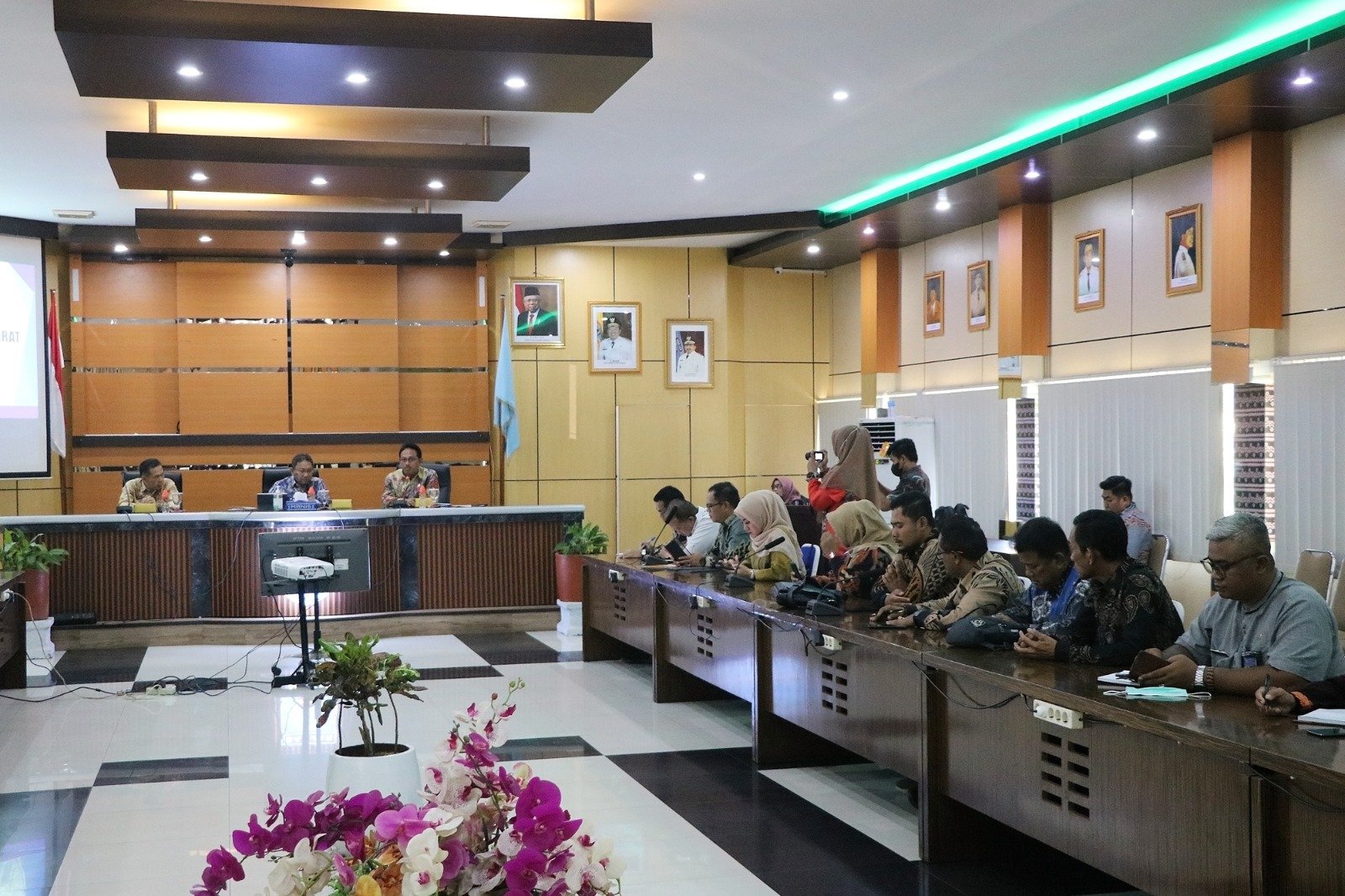 DPRD Kotawaringin Barat Kunjungi Pemkab Banjar