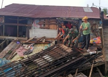 Dapur Rumah Warga Hancur Dihantam Air Pasang