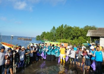 HLH 2023 Indocement Lakukan Ini Bersama Warga Pesisir