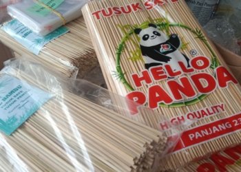 Sebentar Lagi Idul Adha, Penjual Tusuk Sate Masih Sepi Pembeli