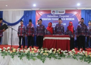 Ketua PDDI Kalimantan Selatan Jam’ani Lantik Pengurus PPDI Kabupaten Banjar