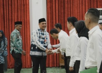 16 PPPK Fungsional Teknis dan Guru Dilantik