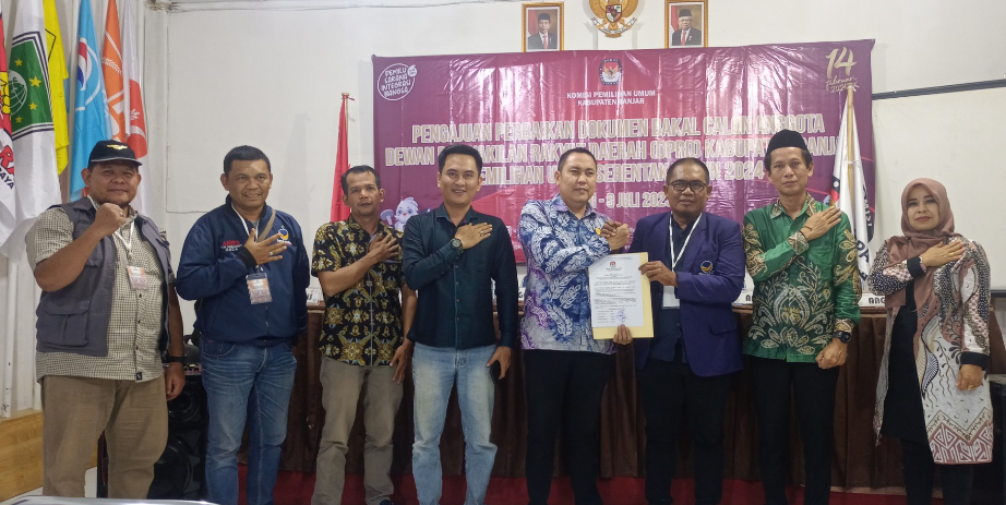 Partai Nasdem Sebagai Partai Penutup Menyerahkan Dokumen Perbaikan Bakal Calon DPRD Kabupaten Banjar