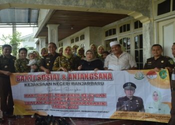 Anjangsana dan Bakti Sosial di HBA Kejari Banjarbaru Datangi Purnaja dan Panti Asuhan