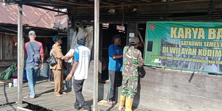 Rumah Warga Desa Pematang Baru Dibongkar Oleh Prajurit Kodim 1006/ Banjar