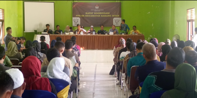 5 Komisioner KPU Kabupaten Banjar Datangi PPPK Dan PPS Kecamatan Karang Intan