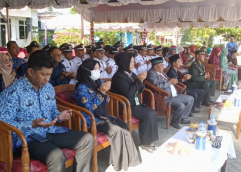 Akhmad Rizani Anshari Wakil Ketua DPRD Kabupaten Banjar Ikuti Upacara Di Kecamatan Martapura