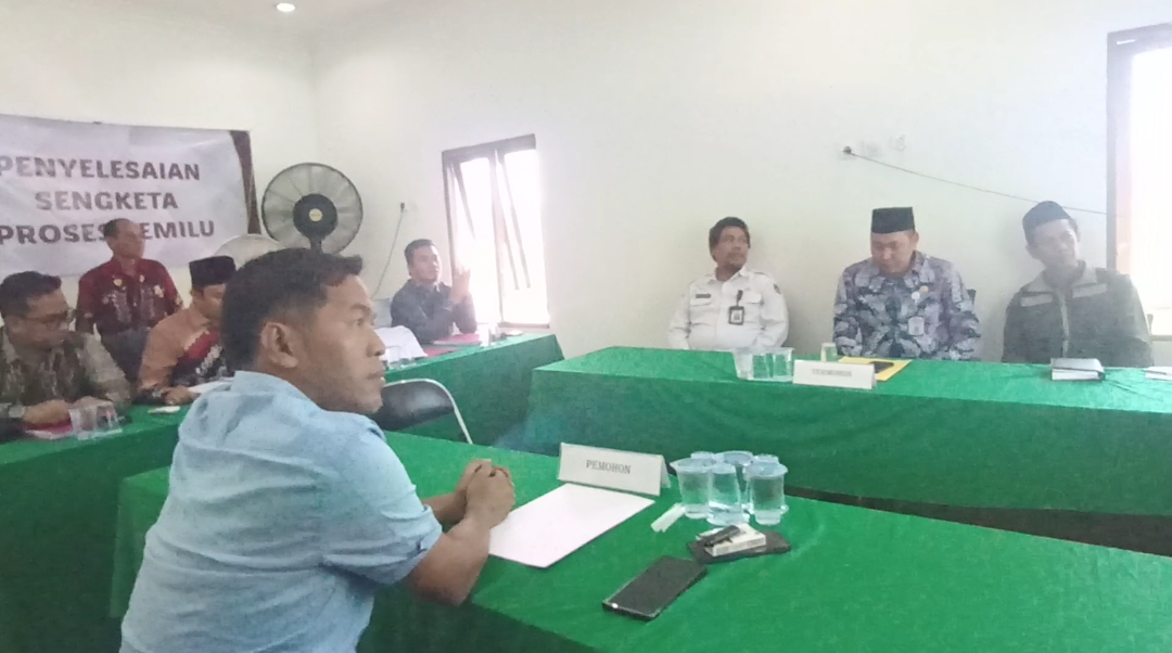 Bawaslu Kabupaten Banjar Lalukan Mediasi Sengketa Antara KPU Dengan Partai Demokrat Kabupaten Banjar