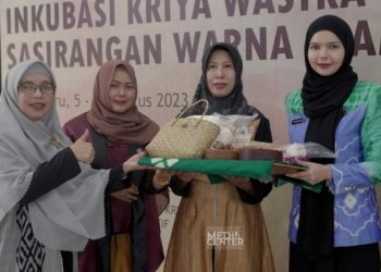 Maestro Fashion di Banjarbaru Dorong Ciptakan Kriya Wastra Sasirangan Warna Alam