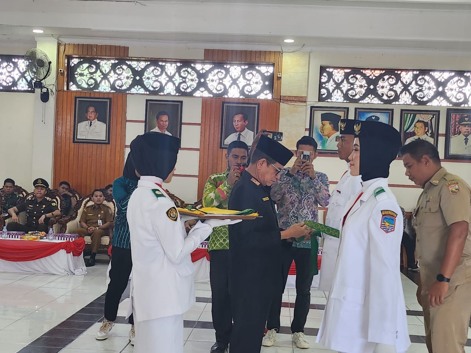 Sekda Kukuhkan Paskibraka 17an