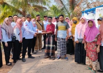 PPDI Kecamatan Tatah Makmur Serahkan Bantuan Untuk Warga Mereka Yang Mendapatkan Musibah Kebakaran