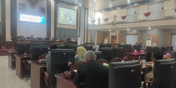 Rapat Paripurna DPRD Kabupaten Banjar, PAD Tahun 2024 1,74 Triliun