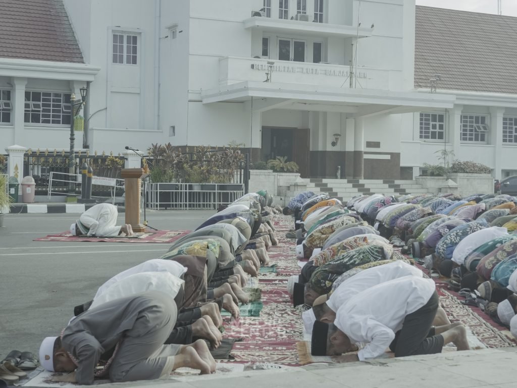 Pemerintah dan Masyarakat Solat Istisqo di Murjani