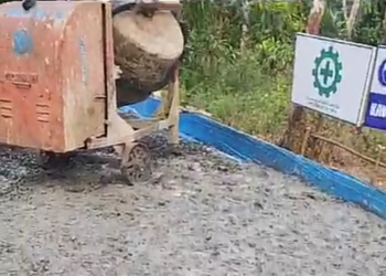 Proyek Jalan Desa Takuti, Sebelumnya Ready Mix, Saat Ini Gunakan Molen Manual