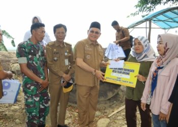 Bupati Kotabaru Bagikan Bantuan ke Pelaku UMKM