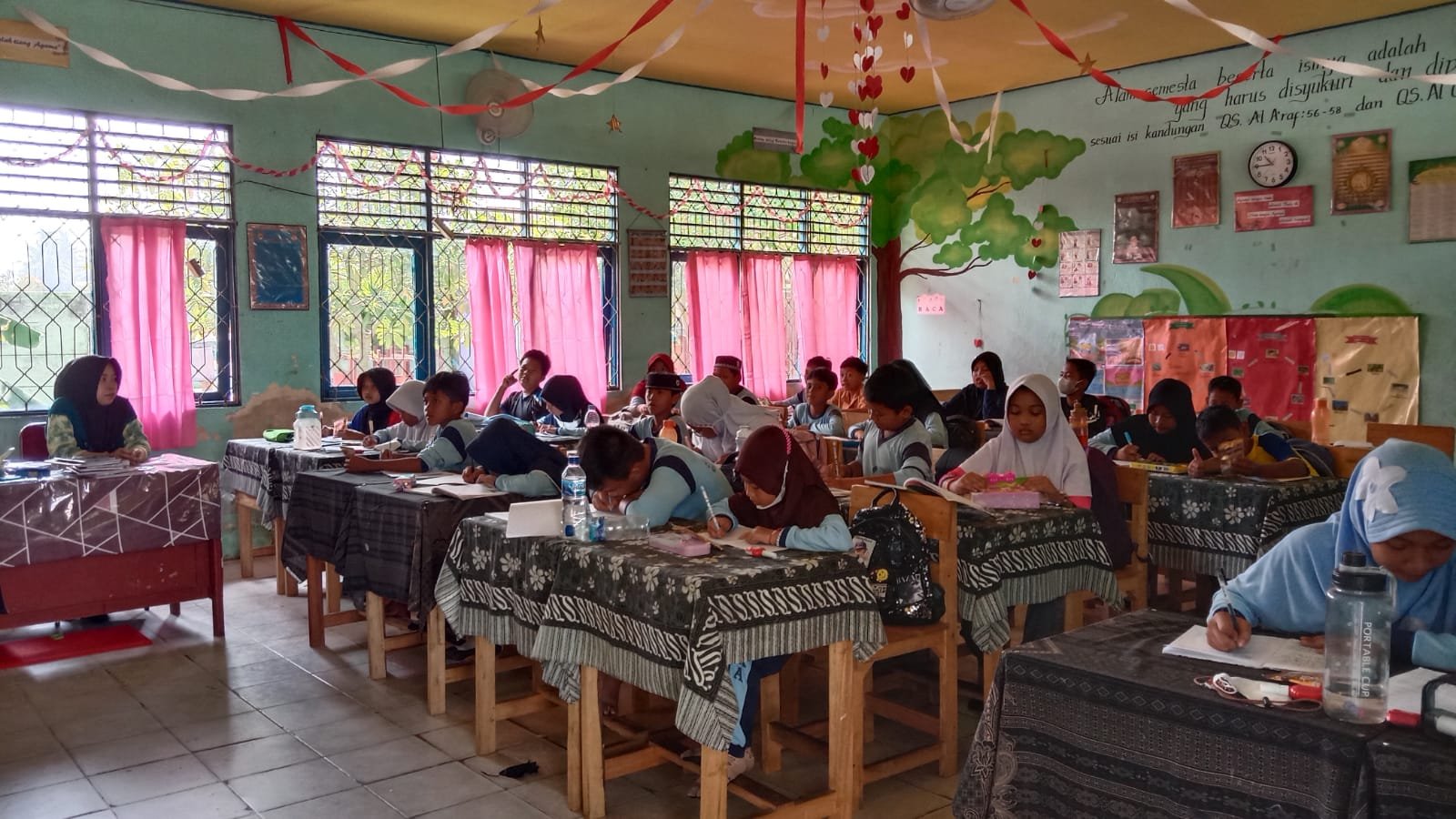 Kabut Asap di Banjarbaru Kian Tebal, Jam Masuk Sekolah Diundur