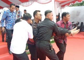 Ketua KPU Pingsan Saat Bacakan Puisi Bung Karno