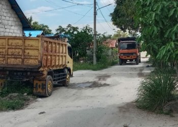 Jalan Lingkungan Rusak Parah, Warga Minta Perbaikan