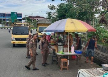 Kumuh! Parkir Liar di Kawasan Masjid Agung Akan Ditertibkan