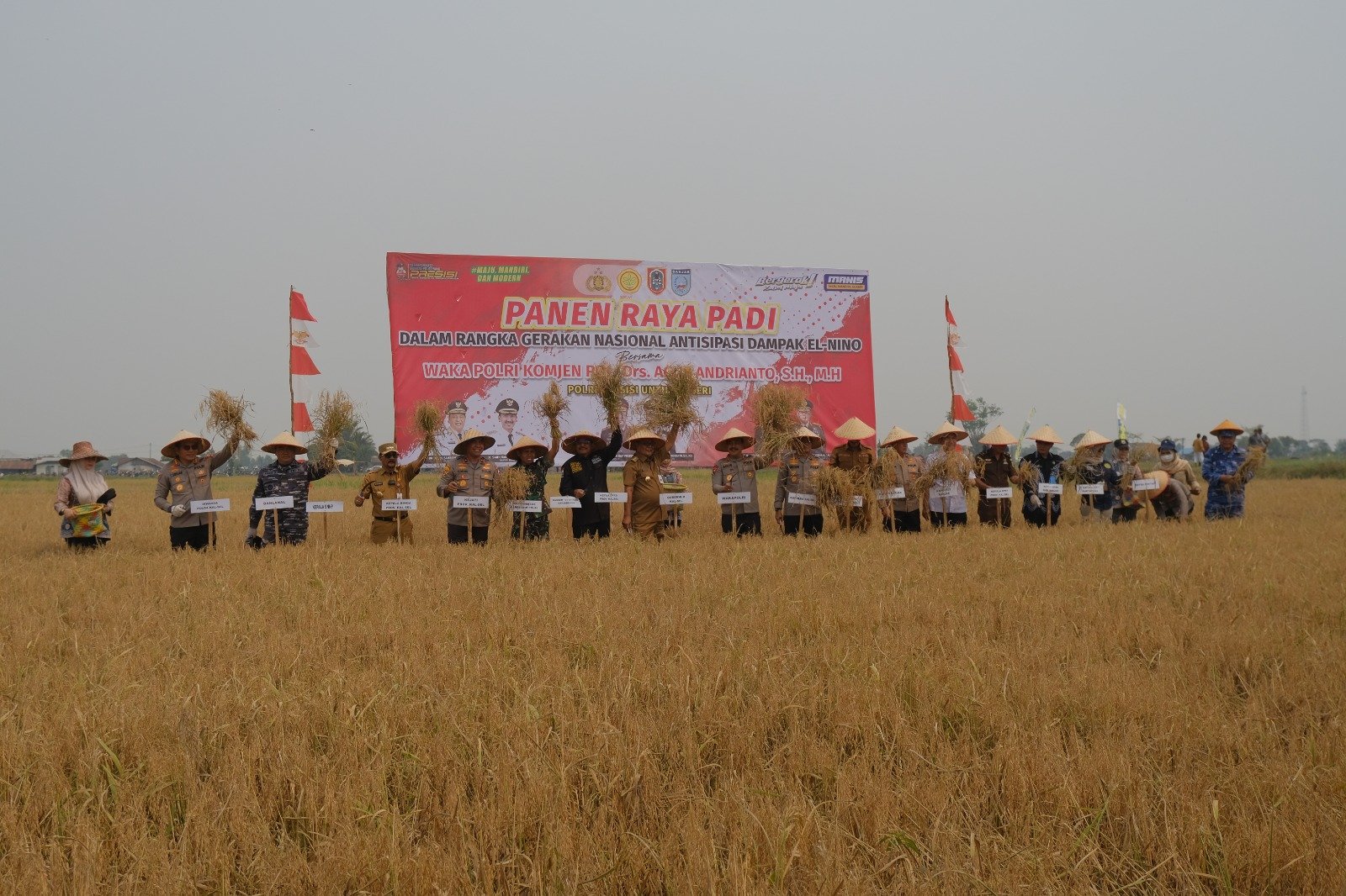 Ketua DPRD Kabupaten Banjar Rofiqi Hadiri Panen Raya Bersama Wakapolri