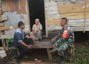 Manfaatkan Waktu Istirahat , Satgas TMMD Komsos Dan Silaturahmi Bersama Warga