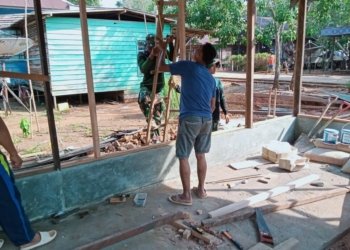 Kejar Target, Anggota Satgas TMMD Selesaikan Pekerjaan Tepat Waktu