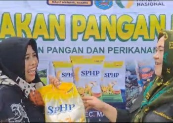Warga Beli Beras Murah Yang Di Gelar DKPP Kabupaten Banjar