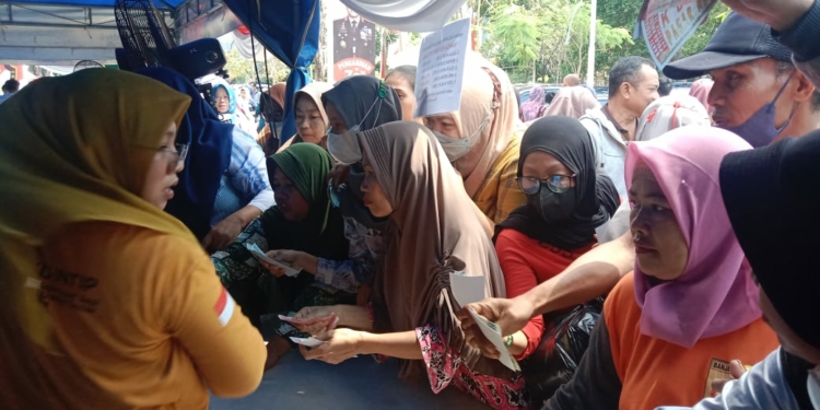 Peringatan Akabri 91 di ULM Banjarbaru, Warga Serbu Pasar Murah Hingga Bapok Gratis