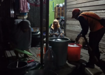 BPBD Kabupaten Banjar Terus Suplai Air Bersih Kepada Warga