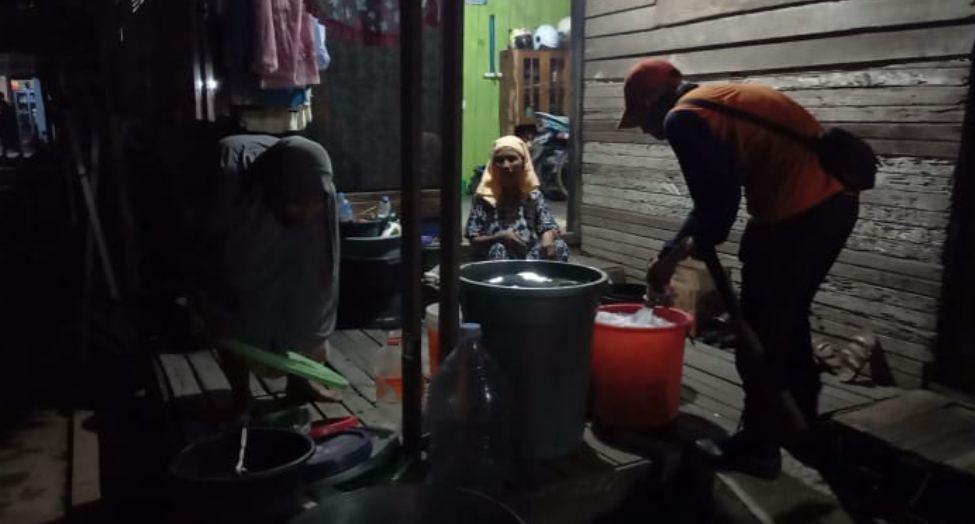 BPBD Kabupaten Banjar Terus Suplai Air Bersih Kepada Warga
