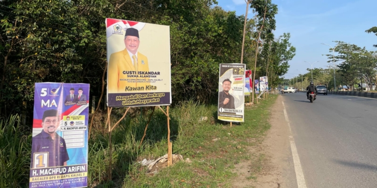 Bacaleg di Banjarbaru Bayar Pajak Reklame, Rp41 Juta dari 45 Baliho