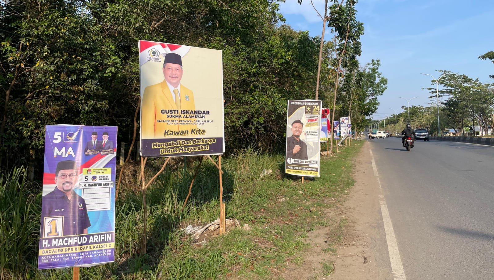 Bacaleg di Banjarbaru Bayar Pajak Reklame, Rp41 Juta dari 45 Baliho