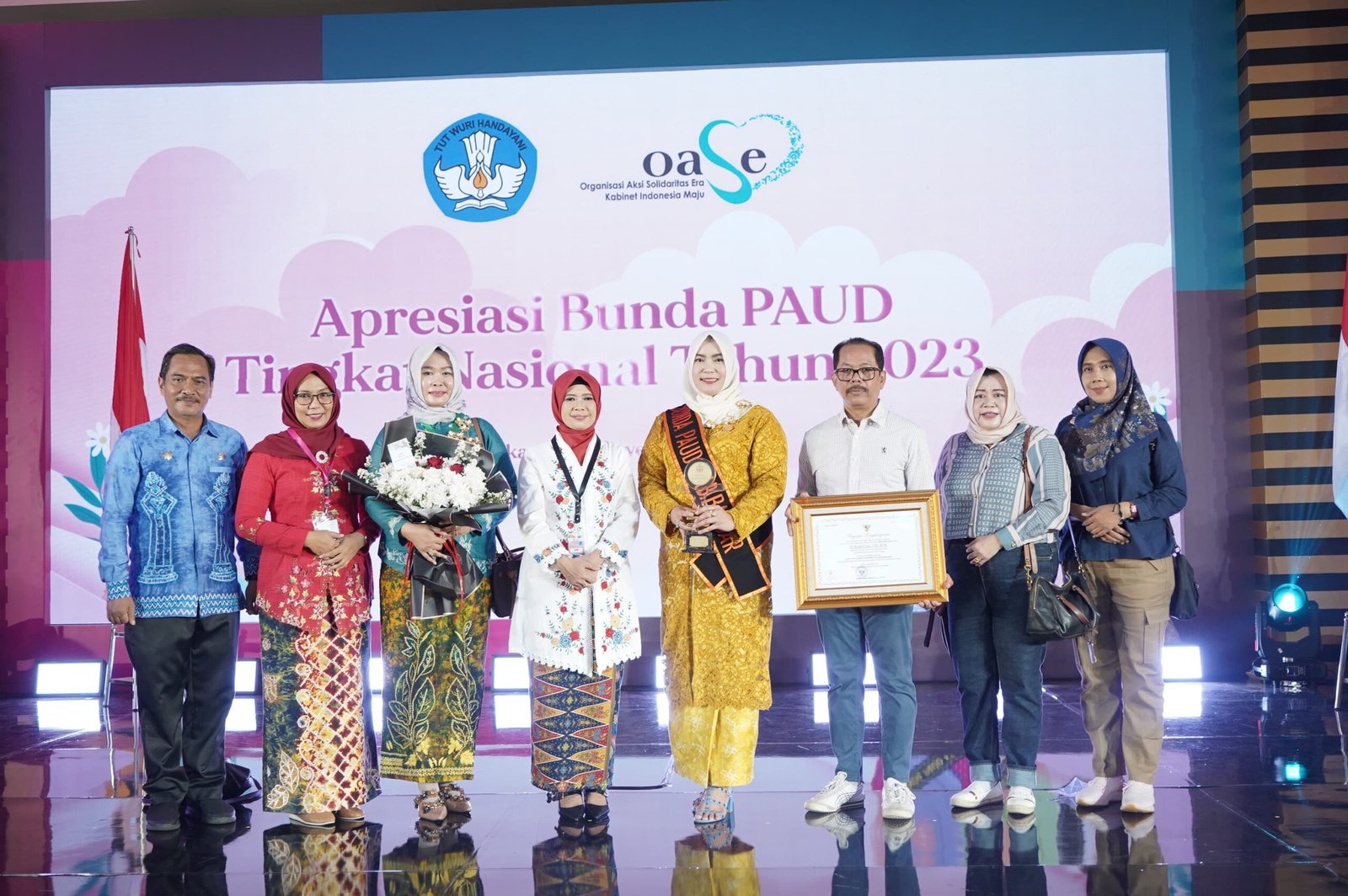 Bunda PAUD Kabupaten Banjar Terima Penghargaan Wiyata Dharma Utama